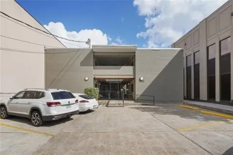 Multi-Unit Office Building