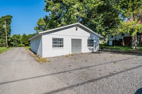 Updated Commercial Building in Graham