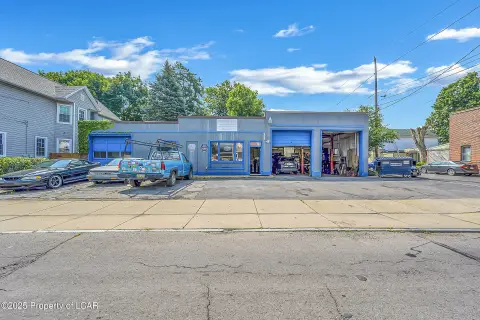 Turnkey Repair Garage with House