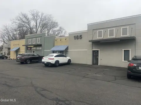Flex Space with Warehouse Area