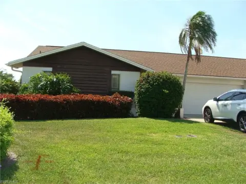 End-Unit Lakefront Villa with Garage