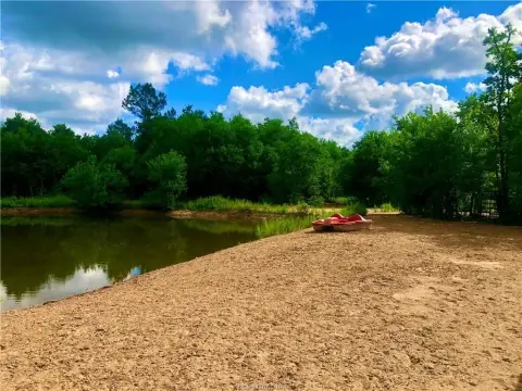 Unrestricted Land in Tarkington Area