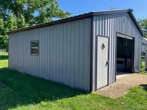 Residential Lot in Patoka, IL