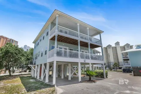 Updated 3BR Condo with Balcony