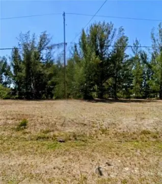 Waterfront Lot in Cape Coral