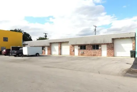 Four-Bay Flex Space