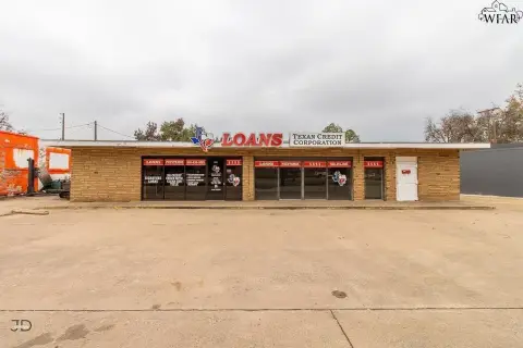 Versatile Commercial Space in Burkburnett