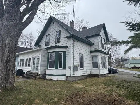 Triplex with Attached Barn