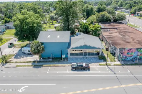 Mixed-Use Property with Luxury Apartment