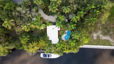Waterfront Airbnb with Deep Water Access