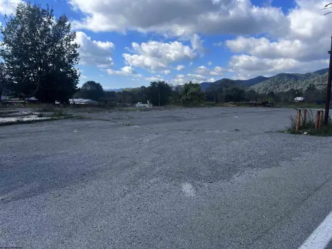 Commercial Land Along US 219