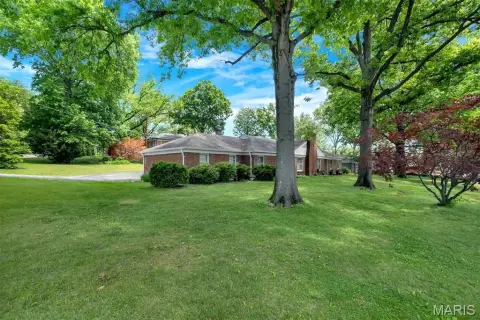 Residential Land in Ladue School