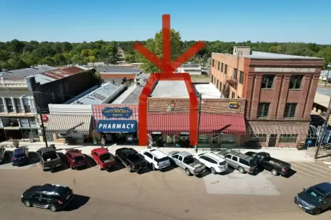 Downtown Crockett Retail Building For Sale