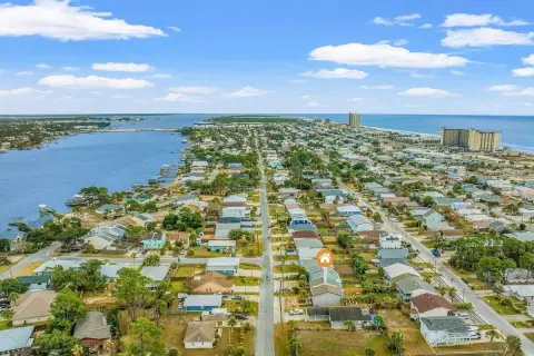 Renovated Duplex Near Beach