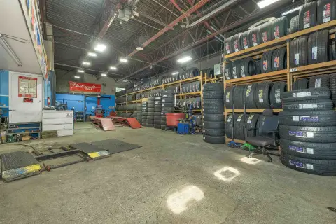 Fully Leased Auto Shop Building