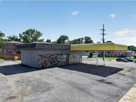 Freestanding Corner Retail Building