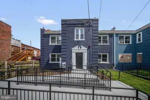 Multifamily Building with Handicap-Accessible Main Level