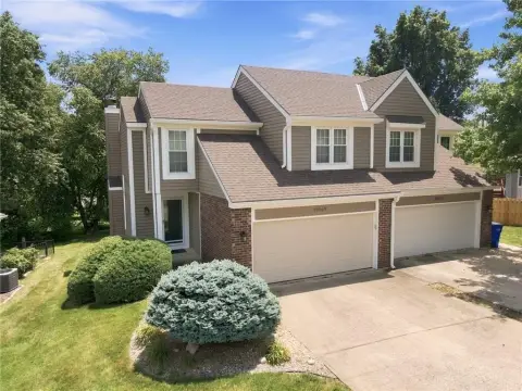 Half Duplex with Finished Lower Level