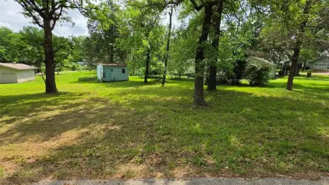 Residential Lot Near Lake