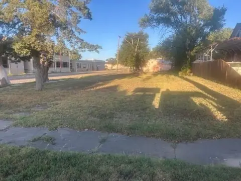 Residential Corner Lot in Dalhart