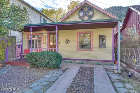 Residential Income Duplex with Cottage