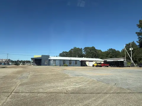 Multi-Shop Automotive Property