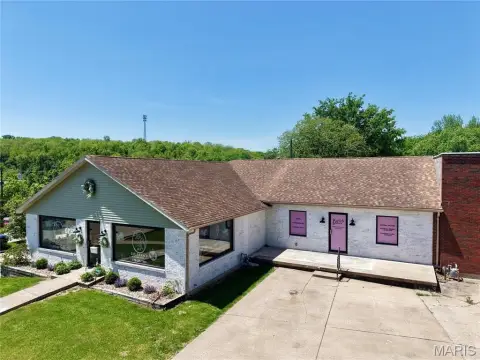 High-Traffic Retail Building for Sale