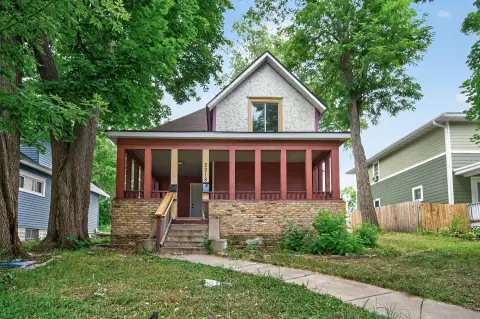 Freshly Renovated Duplex with Detached Garage