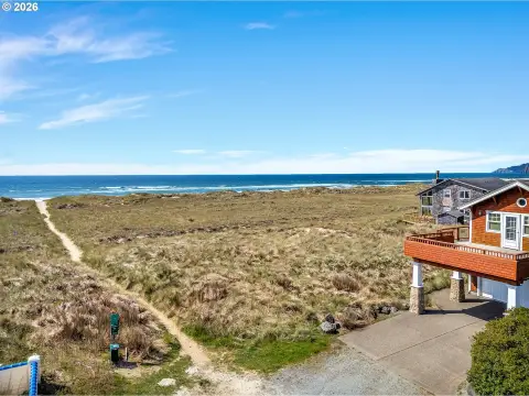 Manzanita Buildable Beachfront Parcel