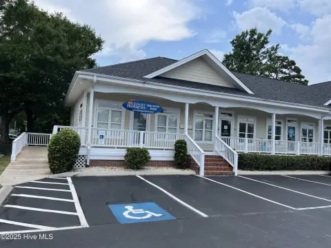 Office Unit in Commercial Center