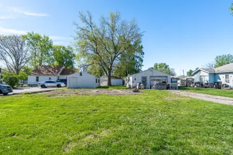 Commercially Zoned Lot with Workshop