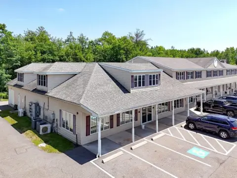 Multi-Unit Retail and Office Plaza