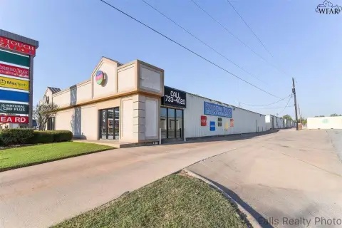 Retail Space on Rhea Road