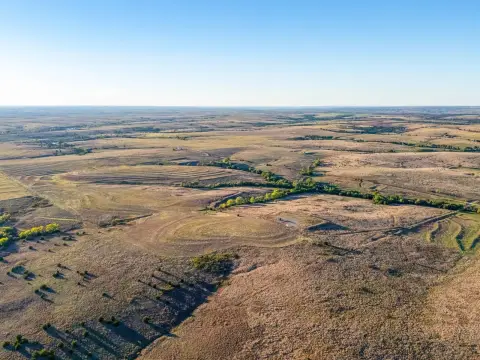 Cross-Fenced Oklahoma Ranch