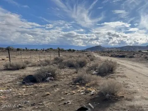 Land in Lancaster, California