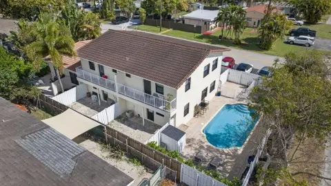Fort Lauderdale Income-Generating Fiveplex