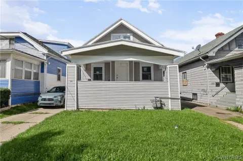 Two-Unit Duplex with Balcony