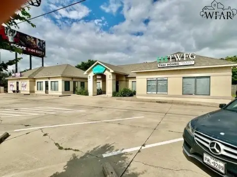 Prime Commercial Space on Main