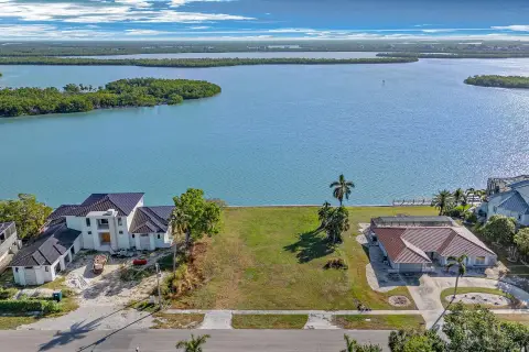 Marco Island Waterfront Lot