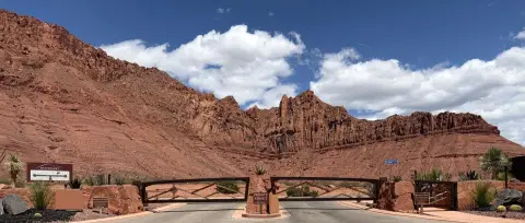 Ivins Land with Panoramic Views