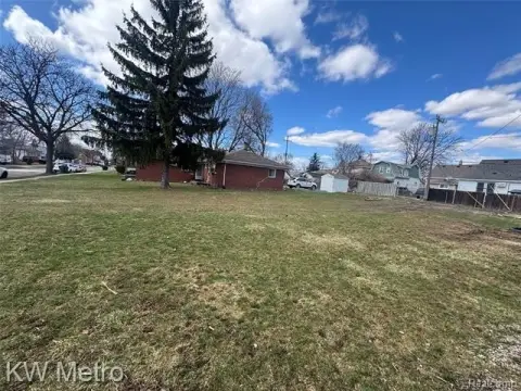 Vacant Land in Lincoln Park