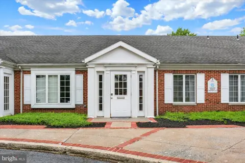 Professional Office Suite with Parking