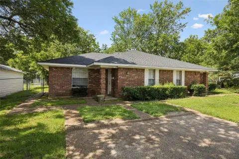 Two-Unit Duplex with Fenced Lots