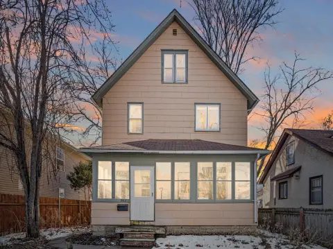 Updated Duplex with Fenced Yard