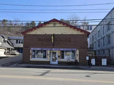 Downtown Restaurant With Apartment