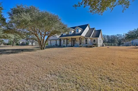 Brenham Residential Farm with Pool