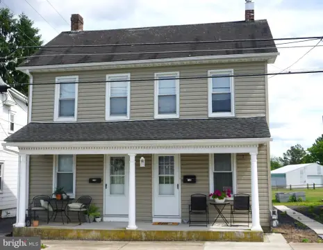 Side-by-Side Duplex With Garage
