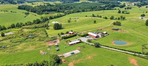 Working Animal Farm With Lodging