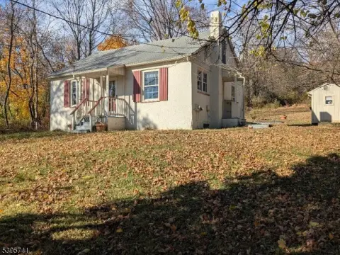 Highway Commercial Property in Hampton