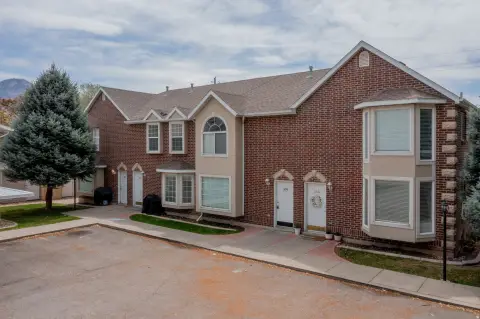 7-Unit Apartment Building